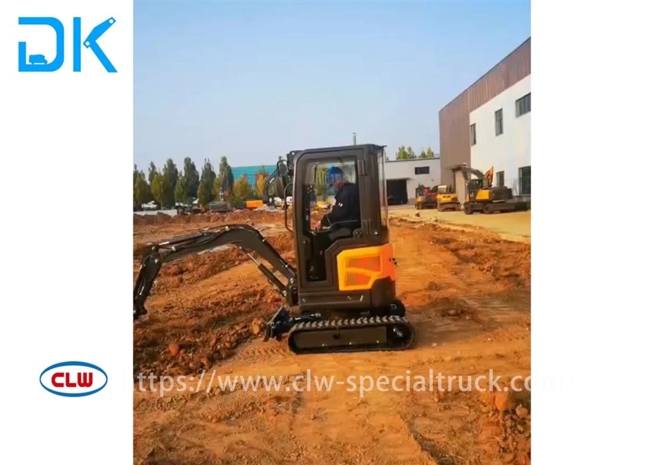 CL 8015 Crawler Excavator side