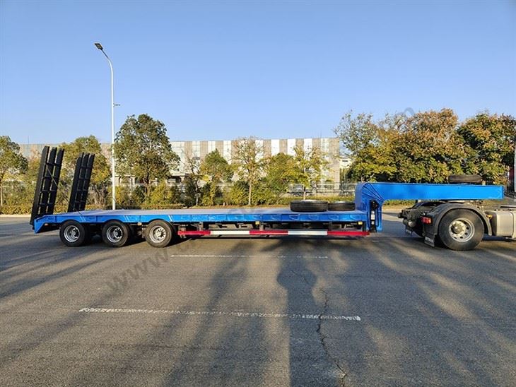 Truck Tractor And Low Bed