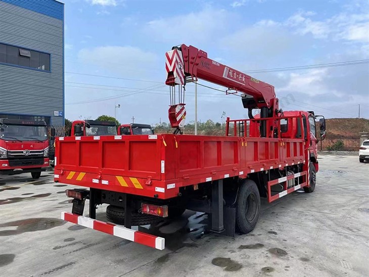 Dongfeng D1 8T Crane Truck