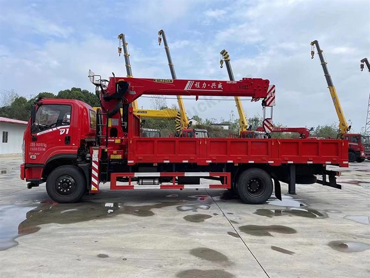 Dongfeng D1 8T Crane Truck